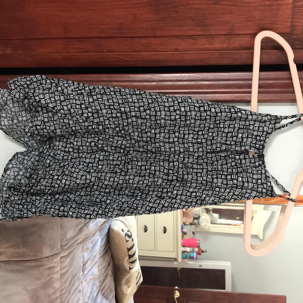 Black and white tank